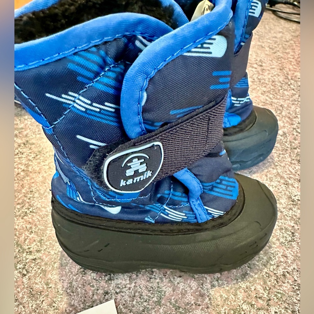 Kamik toddler boots, size 6